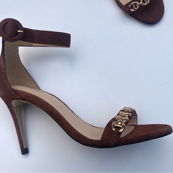 L'AGENCE Brown Heels with Gold Chain Detail - Picture 7 of 9